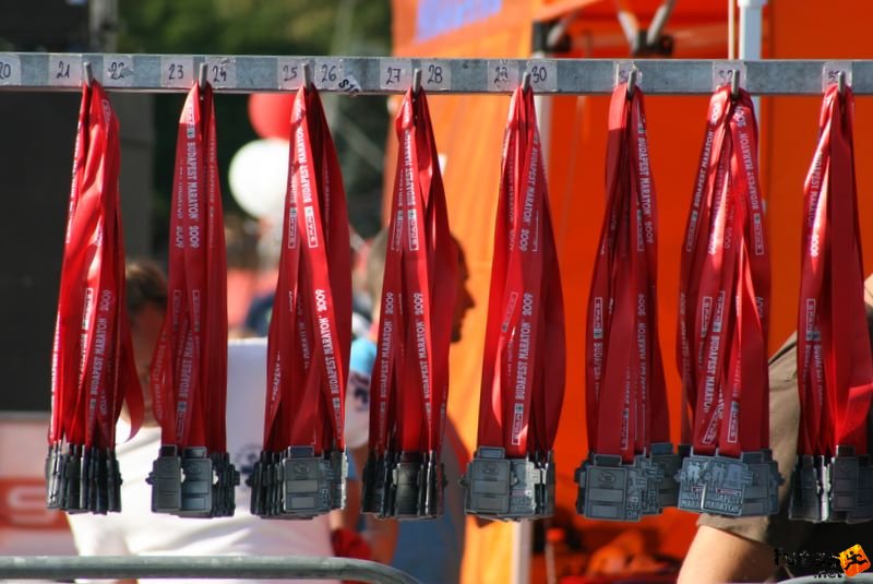 Spar Budapest Marathon 2009 Spar Budapest Marathon medal Spar Budapest Marathon in Hungary Spar Budapest Marathon finish 2009, Spar Budapest Marathon medal