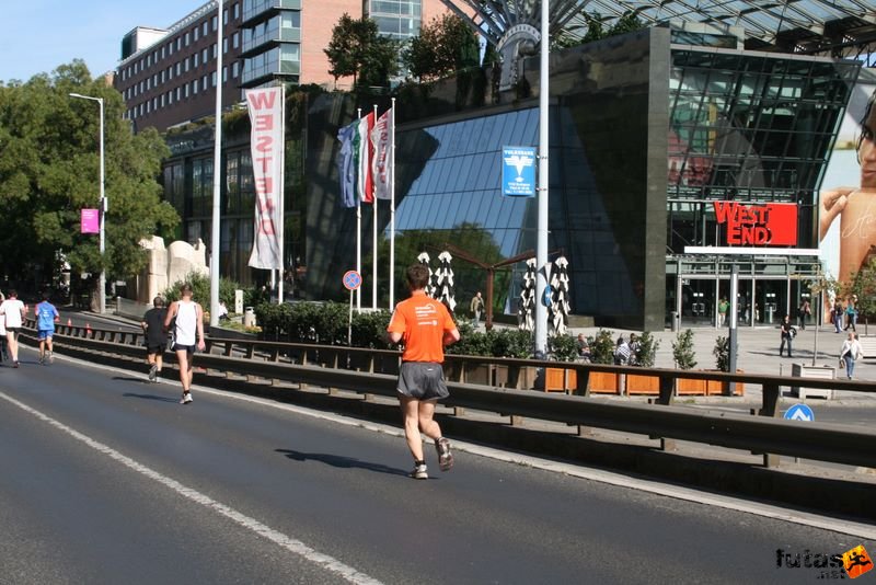 Spar Budapest Maraton 2009 in Berliner Halfmarathon T-Shirt 24 Spar Budapest Maraton futóverseny 2009, in Berliner Halfmarathon T-Shirt