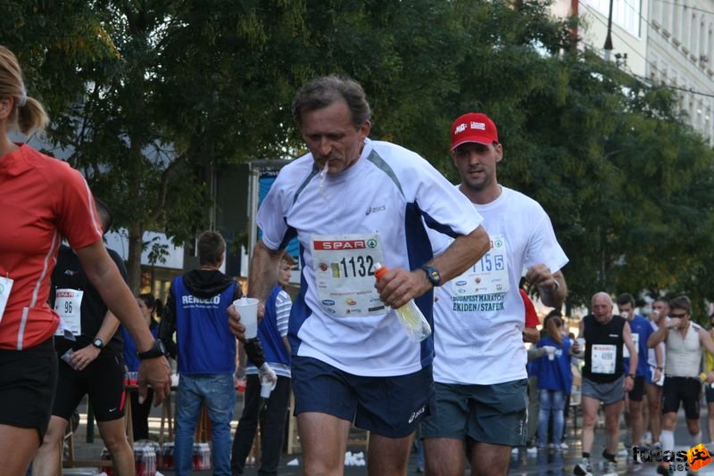 Spar Budapest Maraton 2009 mit adtak itt? :D 24 Spar Budapest Maraton futóverseny 2009, mit adtak itt? :D