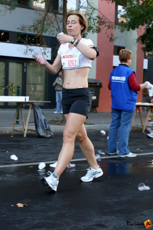Spar Budapest Maraton 2009 Adamkovich Nóra dr., Nike Futóklub Szeged 24 Spar Budapest Maraton futóverseny 2009, Adamkovich Nóra dr., Nike Futóklub Szeged