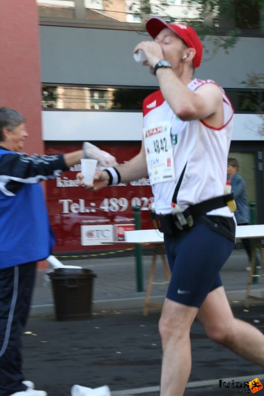 Spar Budapest Maraton 2009 Scott Ian, High Wycombe Spar Budapest Marathon, Run in Hungary Spar Budapest Marathon Hungary 2009, Scott Ian, High Wycombe