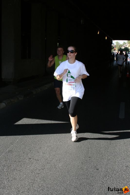 Spar Budapest Maraton 2009 spar_budapest_marathon_4229.jpg Spar Budapest Marathon, Run in Hungary Spar Budapest Marathon Hungary 2009, spar_budapest_marathon_4229.jpg