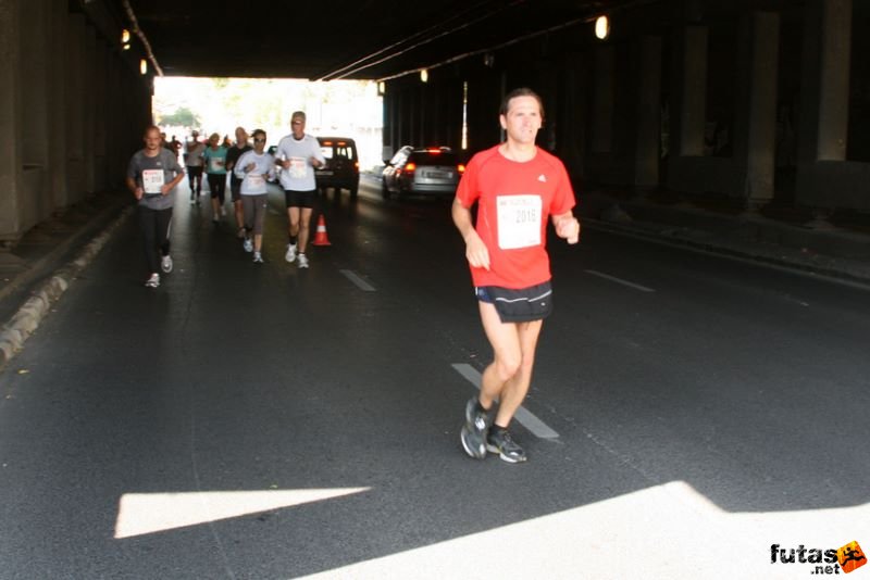 Spar Budapest Maraton 2009 Budapest Marathon, Dózsa György út vasúti aluljáró Spar Budapest Marathon, Run in Hungary Spar Budapest Marathon Hungary 2009, Budapest Marathon, Dózsa György út vasúti aluljáró