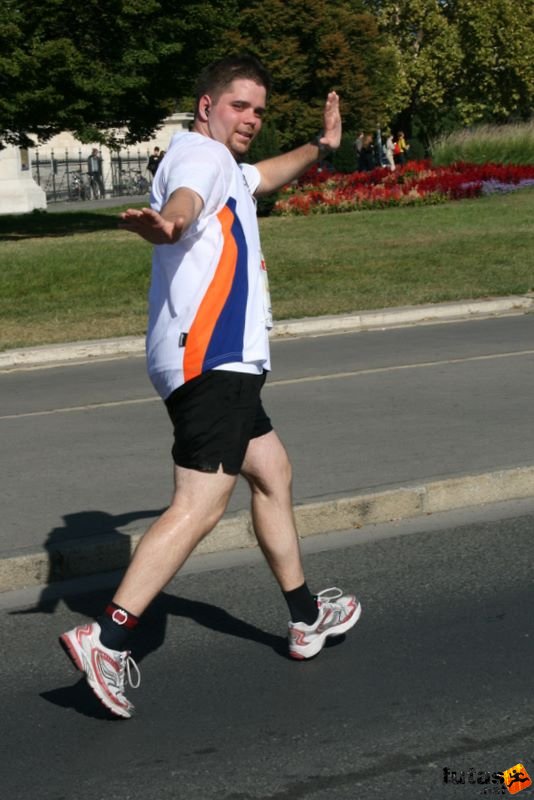 Spar Budapest Maraton 2009 spar_budapest_marathon_4274.jpg Spar Budapest Marathon, Run in Hungary Spar Budapest Marathon Hungary 2009, spar_budapest_marathon_4274.jpg