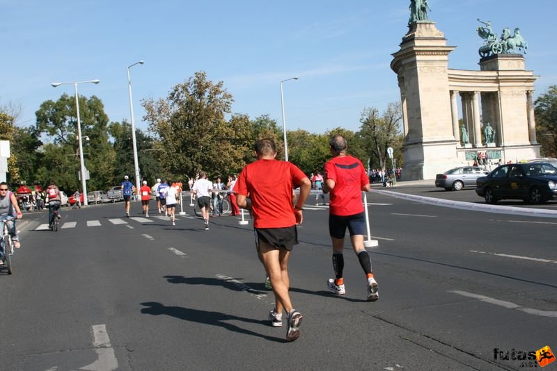 Spar Budapest Maraton 2009 Heroes' Square Budapest Hungary Spar Budapest Marathon, Run in Hungary Spar Budapest Marathon Hungary 2009, Heroes' Square Budapest Hungary