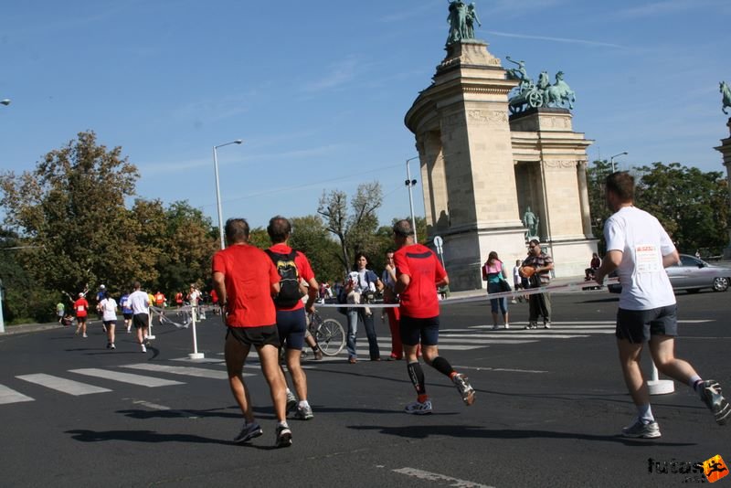 Spar Budapest Maraton 2009 Heroes' Square Budapest Spar Budapest Marathon, Run in Hungary Spar Budapest Marathon Hungary 2009, Heroes' Square Budapest