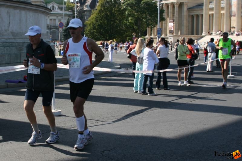 Spar Budapest Maraton 2009 spar_budapest_marathon_4321.jpg Spar Budapest Marathon, Run in Hungary Spar Budapest Marathon Hungary 2009, spar_budapest_marathon_4321.jpg