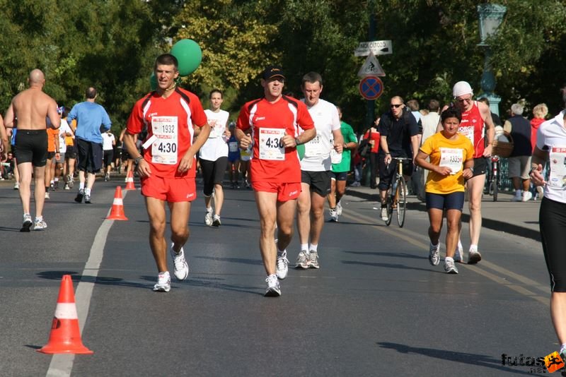 Spar Budapest Maraton futás 2009 Iramfutók Lőw András, Korányi Balázs Spar Budapest Maraton futás 2009, Iramfutók Lőw András, Korányi Balázs
