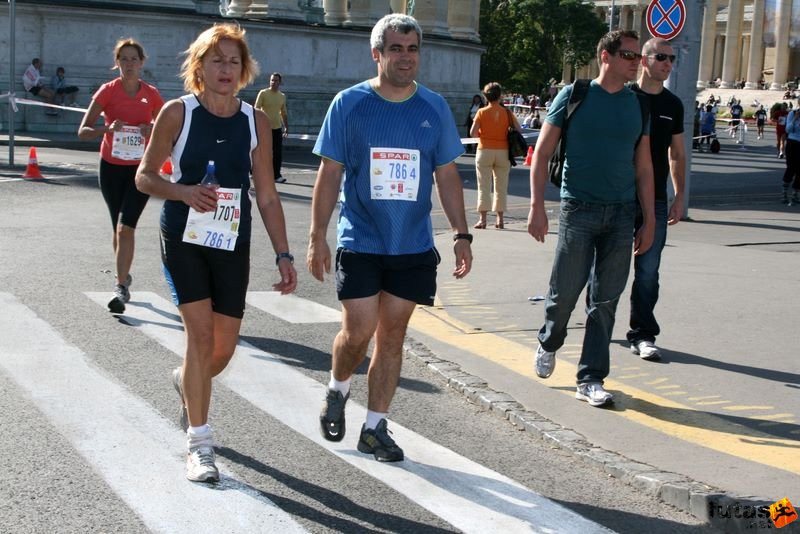 Spar Budapest Maraton futás 2009 Németi Ildikó dr., OTP Futókör Spar Budapest Maraton futás 2009, Németi Ildikó dr., OTP Futókör