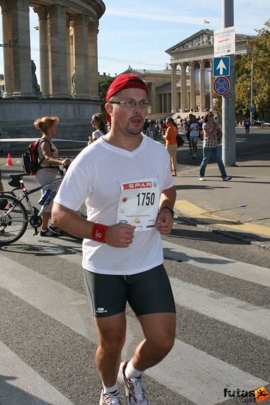 Spar Budapest Maraton futás 2009, Piros Máté, Páty