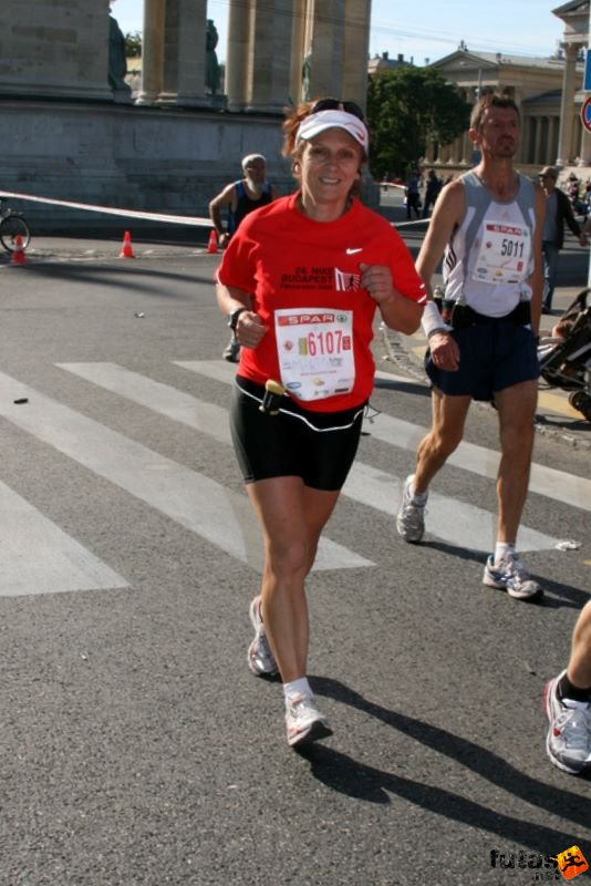 Spar Budapest Maraton futás 2009 Róthné Mong Márta, Lovasberény Spar Budapest Maraton futás 2009, Róthné Mong Márta, Lovasberény
