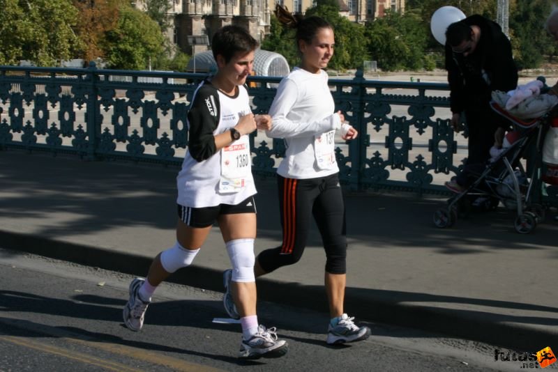 Spar Budapest Maraton futás 2009, Csík Nikolett, Csík Adrienn, Budapest