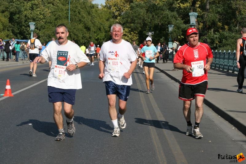 Spar Budapest Maraton futás 2009 Illésy József dr., Nagy László, Lévai Lajos Spar Budapest Maraton futás 2009, Illésy József dr., Nagy László, Lévai Lajos