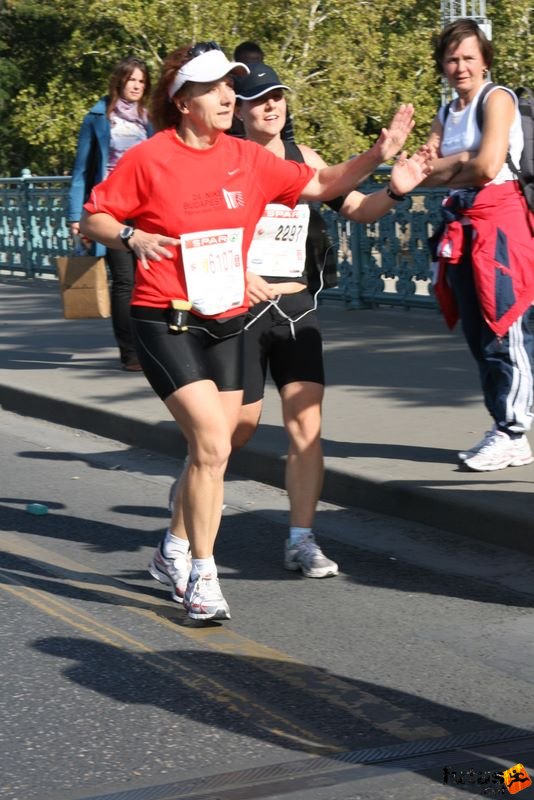 Spar Budapest Maraton futás 2009 Róthné Mong Márta, Buru Éva Spar Budapest Maraton futás 2009, Róthné Mong Márta, Buru Éva