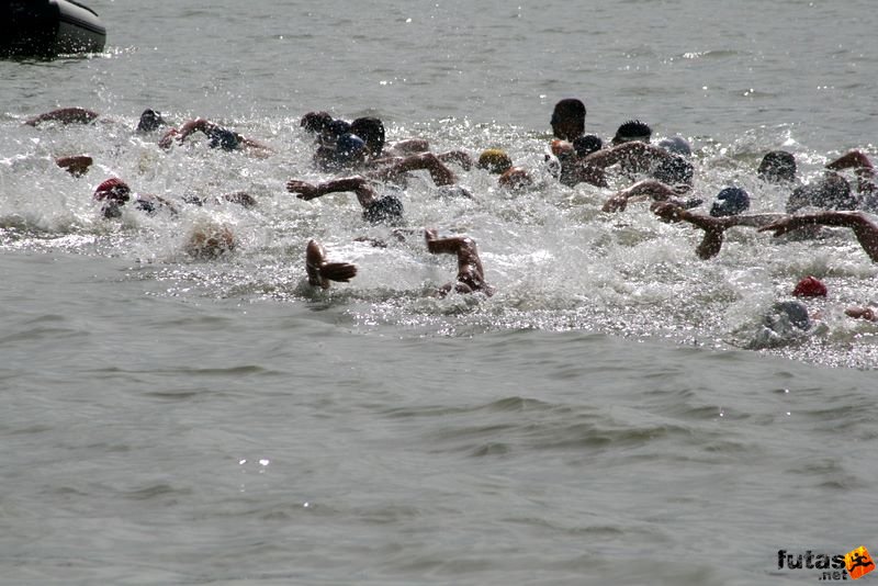 Szeged Csavarker Triatlon Sprint, szeged_csavarker_triatlon_107.jpg, Triatlon rajt, úszás