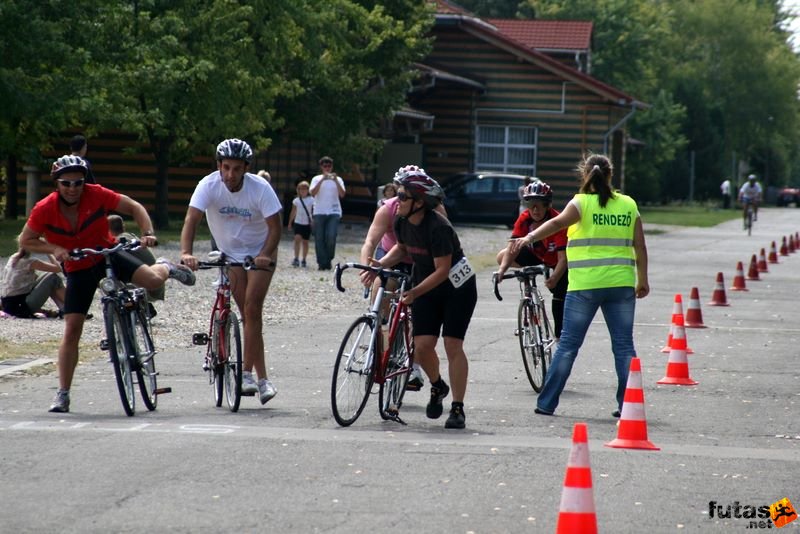 Szeged Csavarker Triatlon Sprint, szeged_csavarker_triatlon_230.jpg, futás a depóba