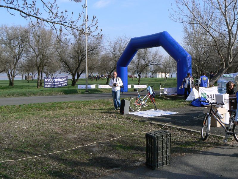 IV. Tóparti Futóparti Velencei-tó kör futás toparty_futoparty_futas_953.jpg toparty_futoparty_futas_953.jpg