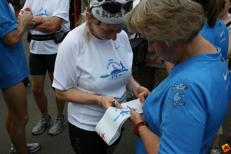 Ultrabalaton After Run img_4634.jpg Ultrabalaton finisher UB szalag dedikálás Ultrabalaton After Run, img_4634.jpg, Ultrabalaton finisher UB szalag dedikálás
