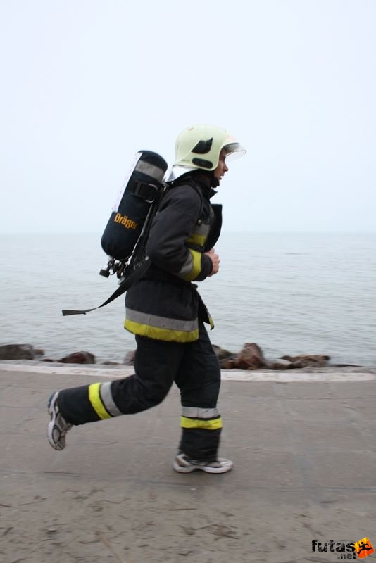 Balaton Félmaraton Balaton Maraton, futás palackkal