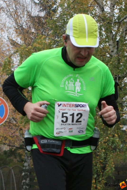 Balaton Félmaraton Balaton Maraton futóverseny, futás kulacsövvel