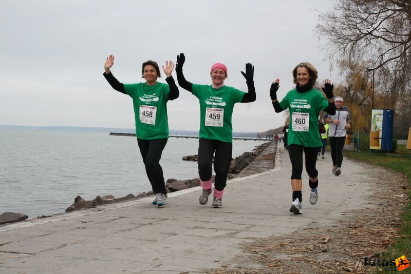 Balaton Maraton Futás, Berkesné Margit, Kadocsa Anna, Somkereki Edit futólányok