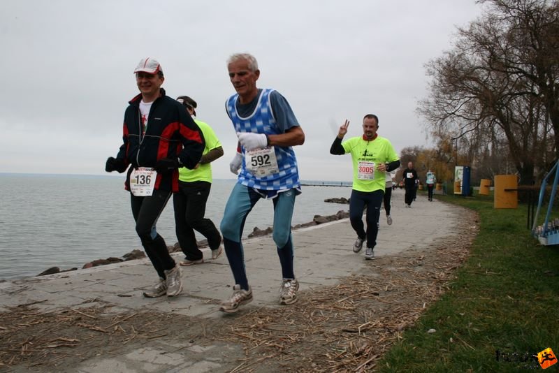 Balaton Maraton Futás, Tabajdi József aki az 5. Budapest Maratonon 1989-ben 2:40:03-as időeredménnyel ért célba