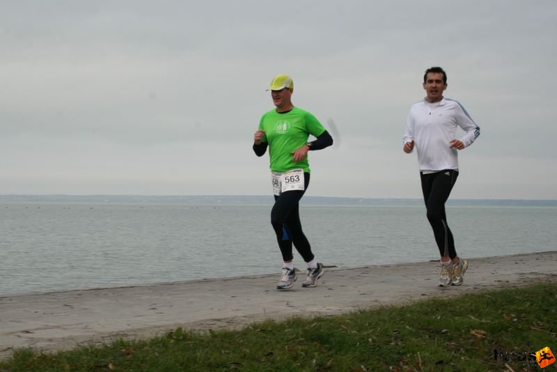 Balaton Maraton Futás, Érdy Gábor Esztergomi Futóművek, Pintér Tibi