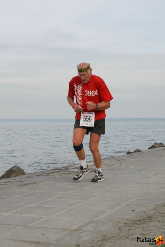 Balaton Maraton Futóverseny, Fehér Károly Kisújszállás 75 évesen Balaton Maraton!