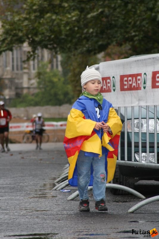 Budapest Marathon Finishers Hungary, nem lehet elég korán kezdeni