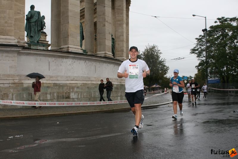 Budapest Marathon Heroes' Square, Kiss Róbert