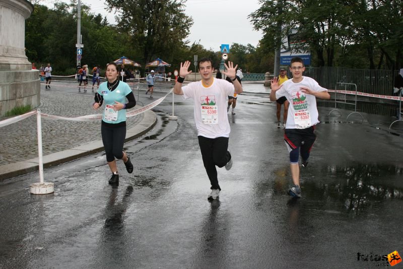 Budapest Marathon Heroes' Square, Deák Zsolt, Bakonyi Álmos Ernő, Szent-Györgyi Maraton Klub futók