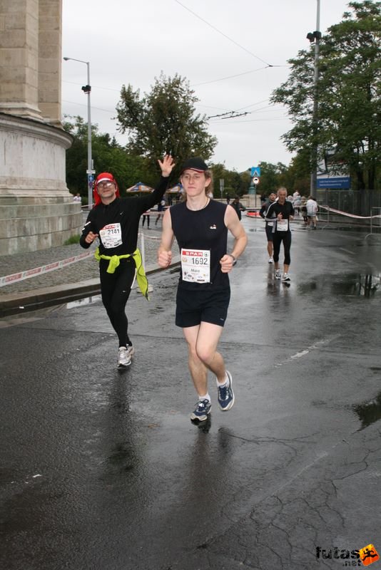 Budapest Marathon Heroes' Square, budapest_marathon_158.jpg