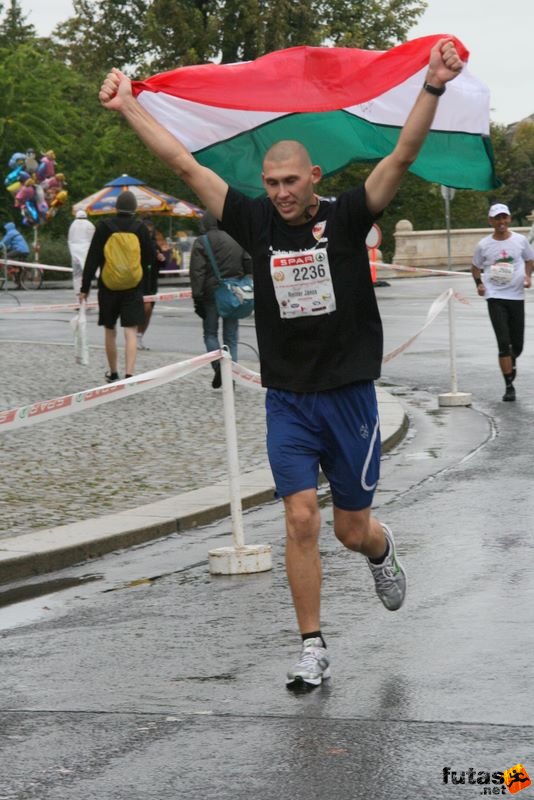 Budapest Marathon Heroes' Square, Reiner János