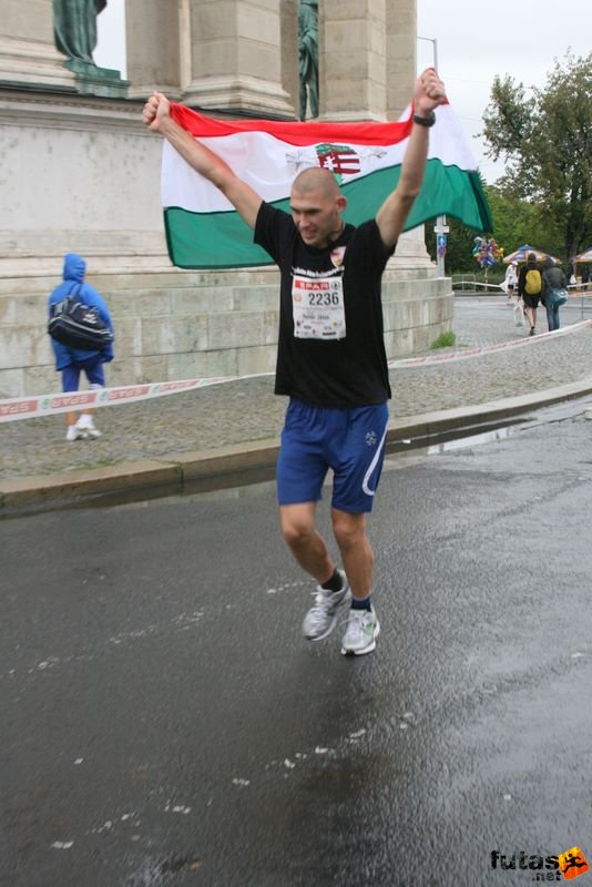 Budapest Marathon Heroes' Square, Reiner János