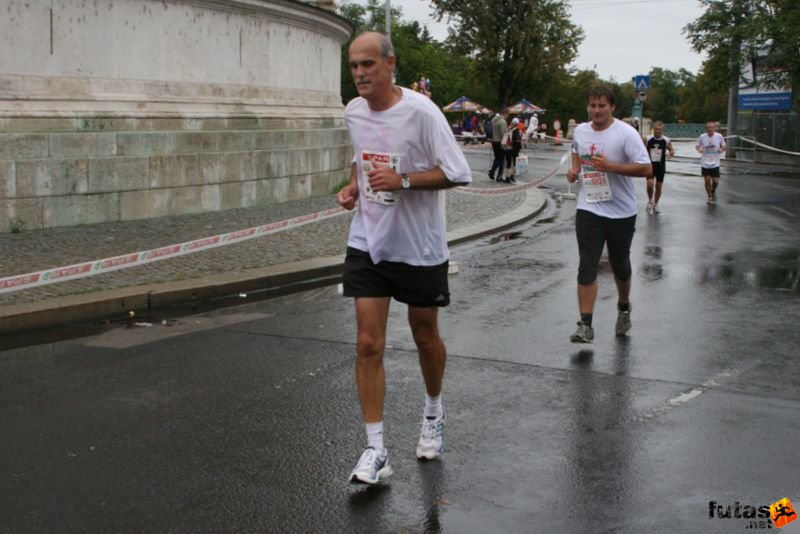 Budapest Marathon Heroes' Square, budapest_marathon_186.jpg