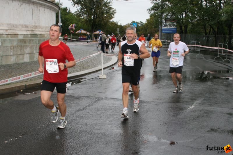 Budapest Marathon Heroes' Square, Gabrieli Giuliano