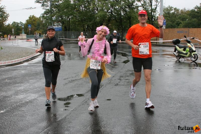 Budapest Marathon Heroes' Square, Lizan-Nagy Adél, Aradi Kinga, Fenyvessy Gábor maratoni futók