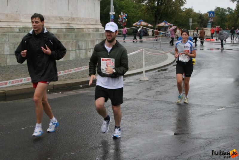 Budapest Marathon Heroes' Square, budapest_marathon_231.jpg
