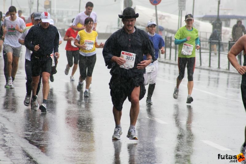 Budapest Maraton futás esőben, Kovács Zsolt, Honvéd Debrecen