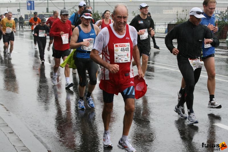 Budapest Maraton futás esőben, Magnani Carlo