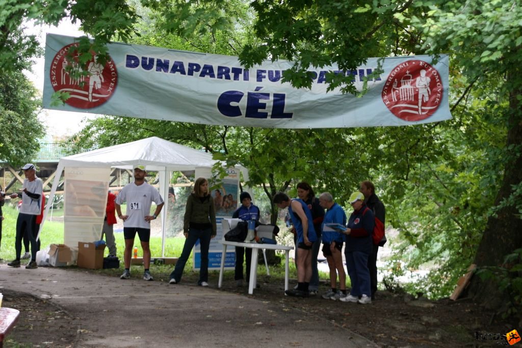 Esztergom félmaraton futóverseny, Dunaparti Futópartik Cél