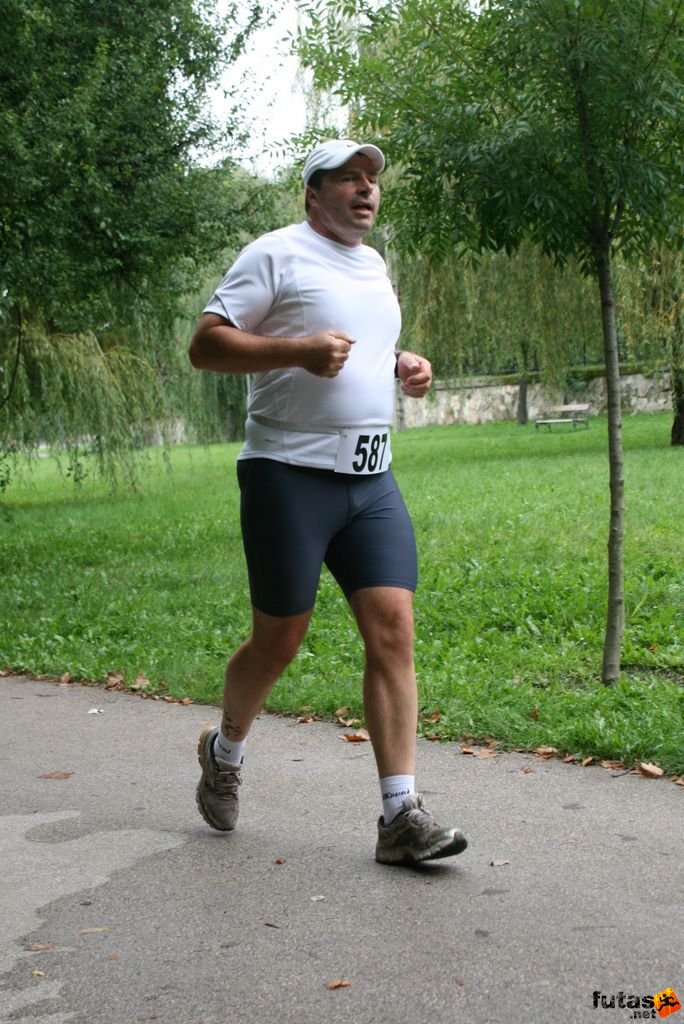Esztergom félmaraton futóverseny, Vili 10 kilinél