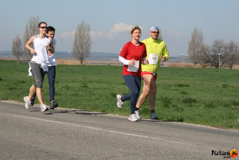 Tóparti Futóparti: Futók Agárd Gárdony Velence között, Boda Viktória, Szabó György