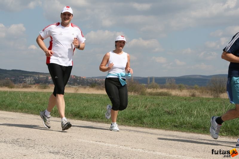 Velencei-tó 2/3 Maraton Futás, Bocsi és Móni