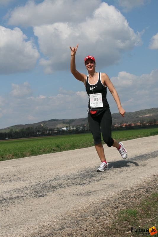 Velencei-tó 2/3 Maraton Futás, Anna