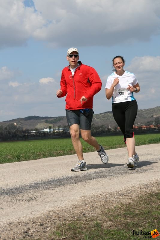 Velencei-tó 2/3 Maraton Futás, Cserhalmi Ágnes