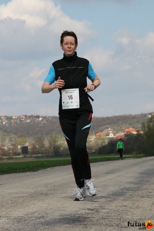 Velencei-tó 2/3 Maraton Futás, Miklós Katalin agárdi futó
