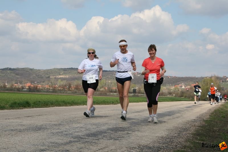 Velencei-tó 2/3 Maraton Futás, Szekeres Nyúl, Séra István,  Viniczai Andrea , Szeretetgömb SE