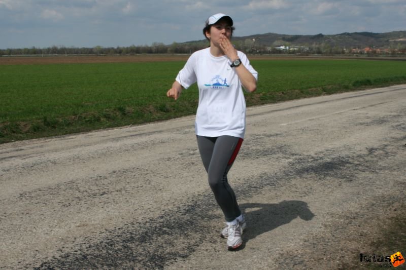 Velencei-tó 2/3 Maraton Futás, Icu