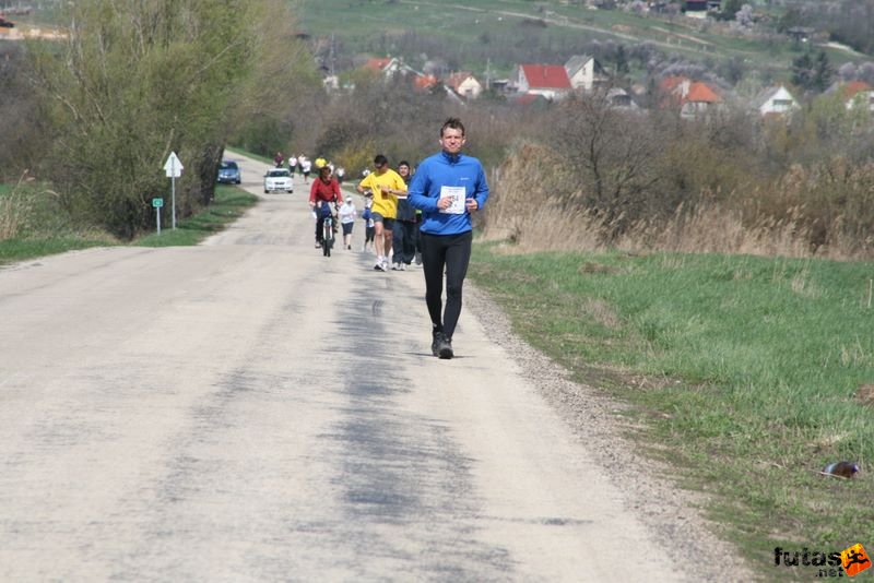 Velencei-tó 2/3 Maraton Futás, Attila